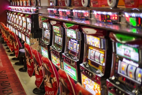Game difficulty levels and target variety in Fishing Arcade on dompet togel